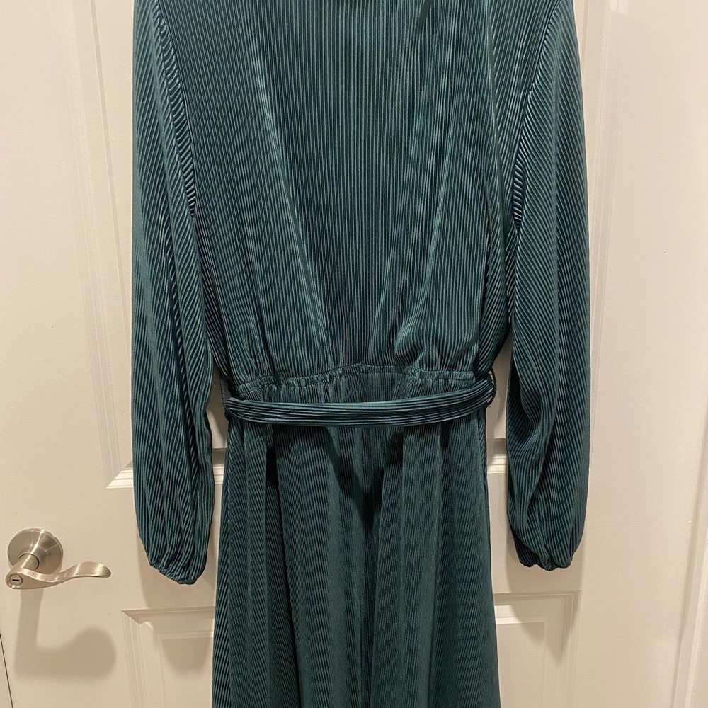 Hunter green long sleeve mini dress - Picture 2 of 3